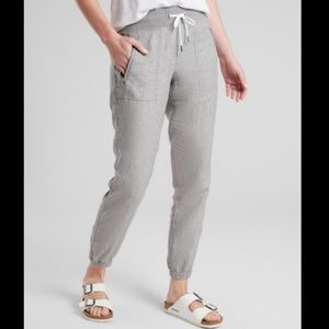 Athleta Cabo Linen Jogger Pants in Osprey Grey